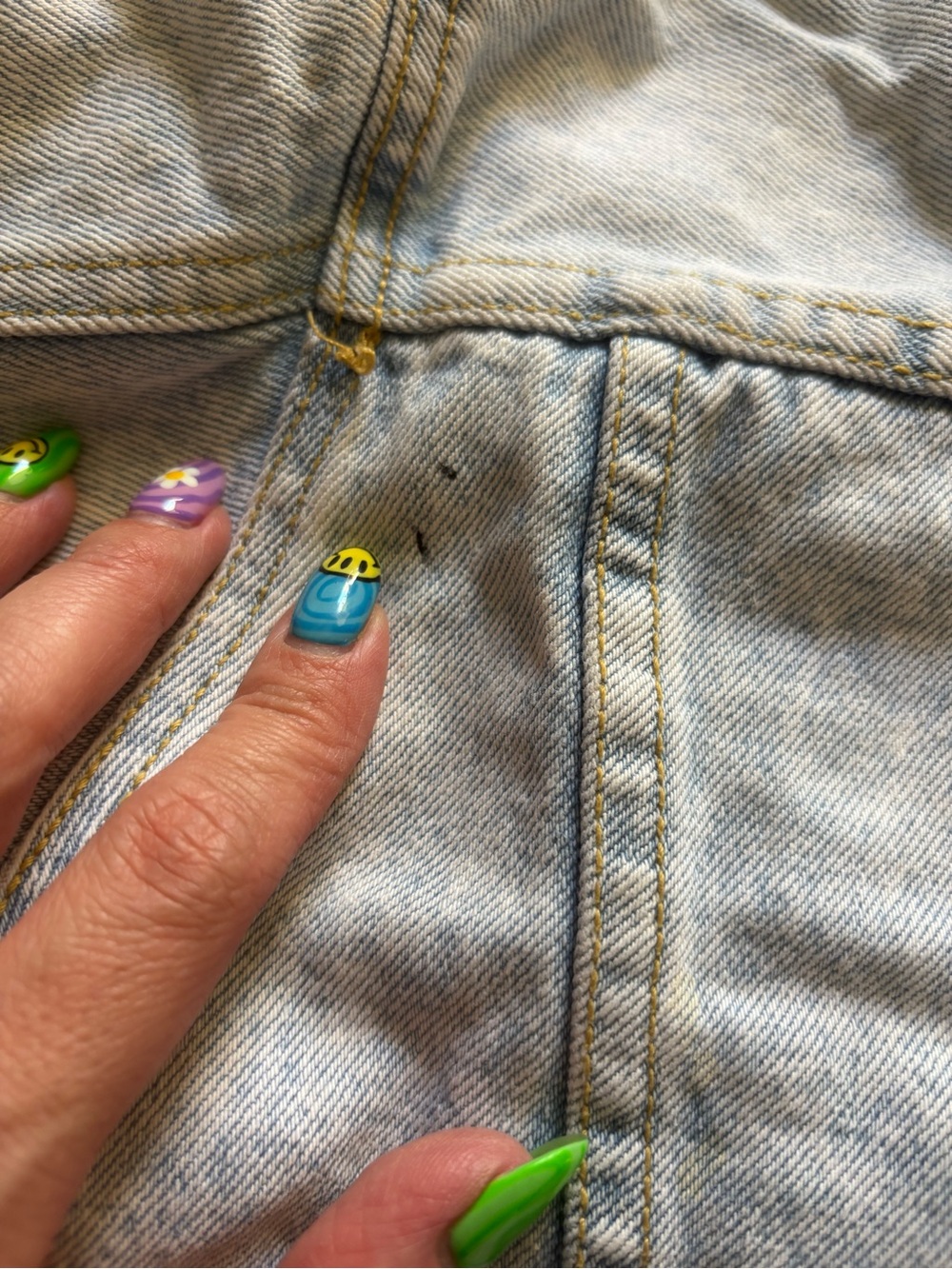 Vintage 90s Y2K Mimi Light Wash Denim Crop Jacket - Women - Picture 3 of 6